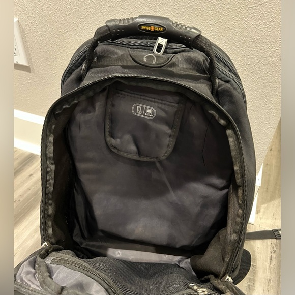 SWISSGEAR ScanSmart Backpack - Picture 6 of 8